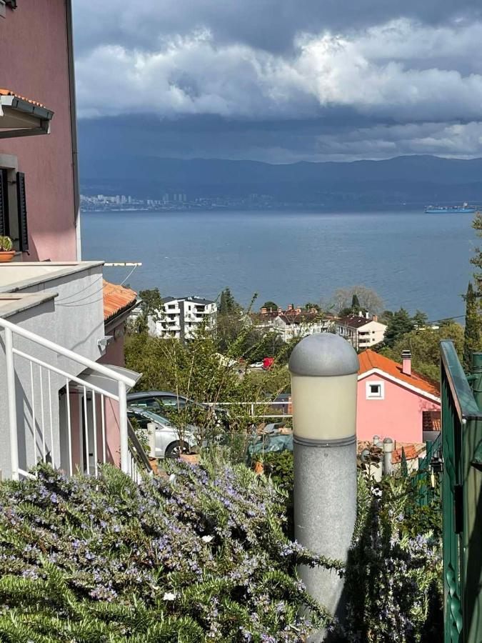 Apartments Lovro Lovran Zewnętrze zdjęcie