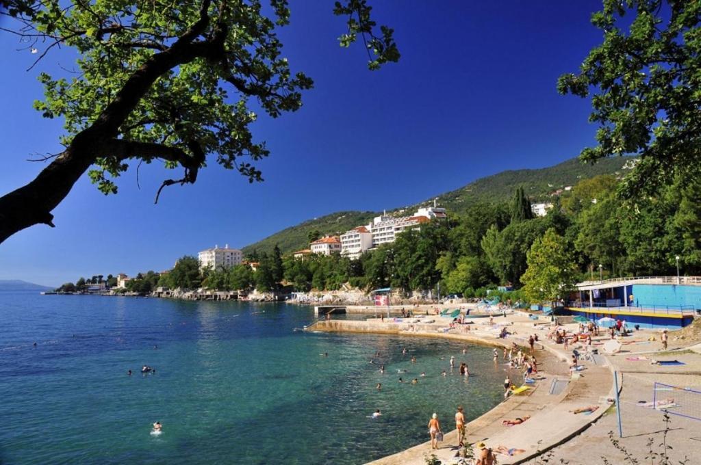 Apartments Lovro Lovran Zewnętrze zdjęcie